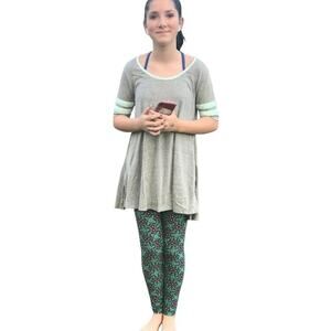 LuLaRoe Womens Top Size XS‎ Perfect T Tunic Shirt Heather Gray Mint Stripes